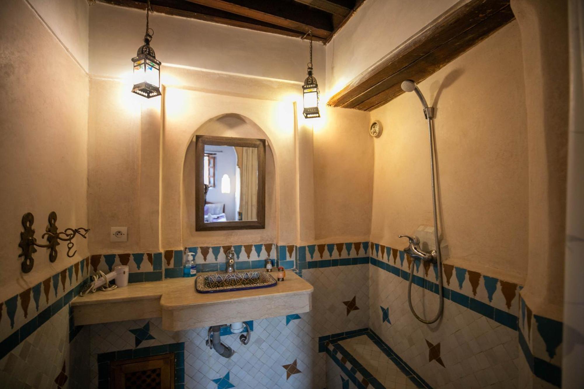 Dar Authentic Fes - Familly Hosting Bed & Breakfast Exterior photo