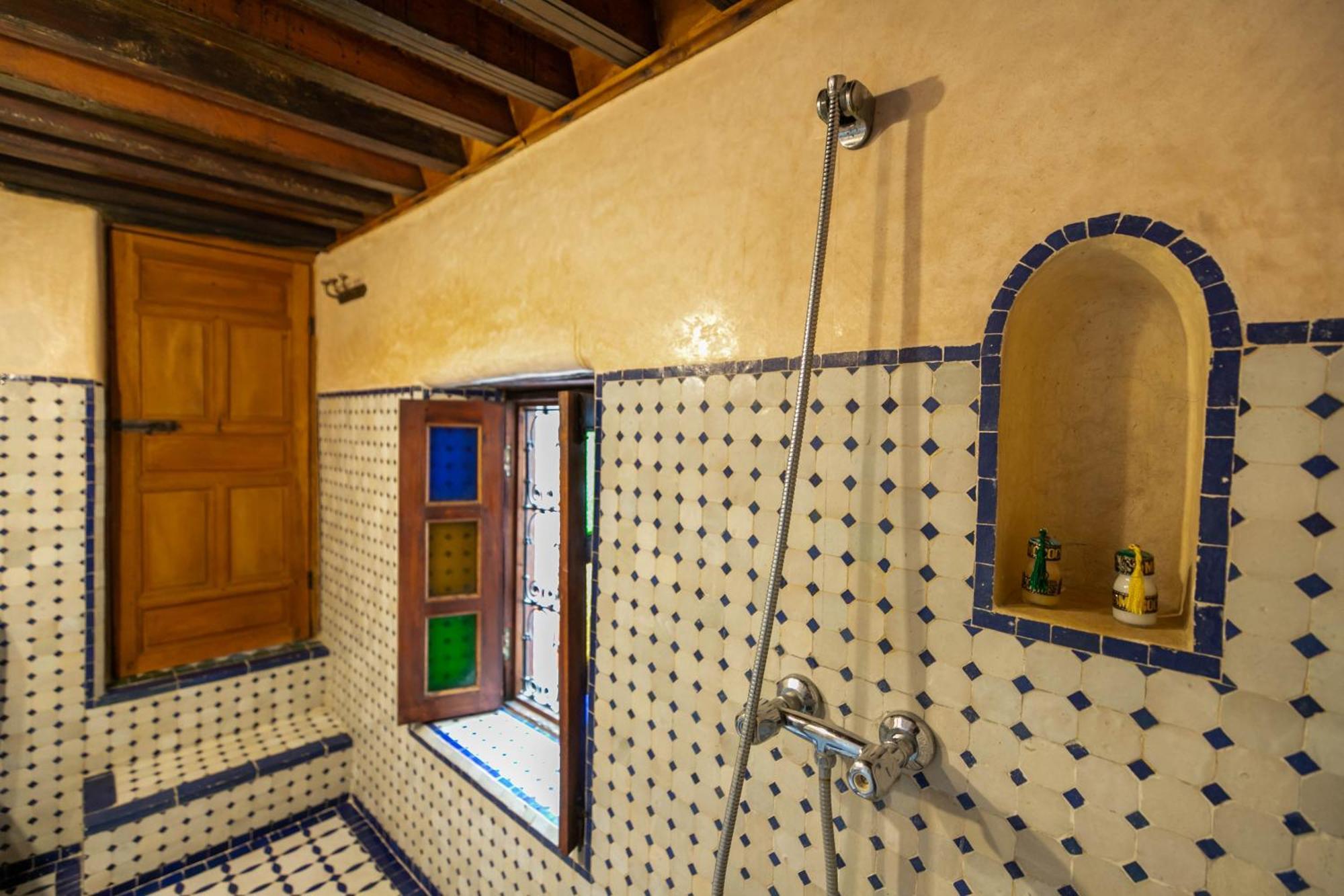 Dar Authentic Fes - Familly Hosting Bed & Breakfast Exterior photo